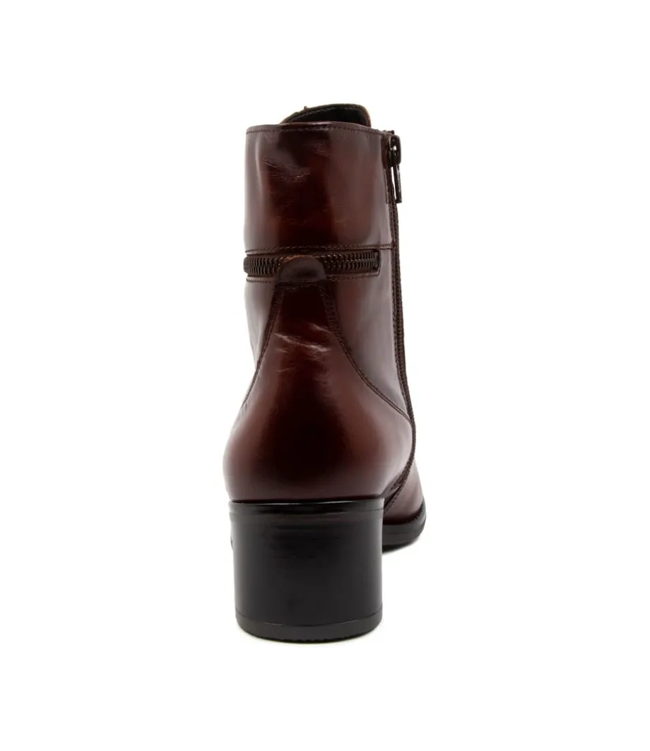 Billie Sattel Leather