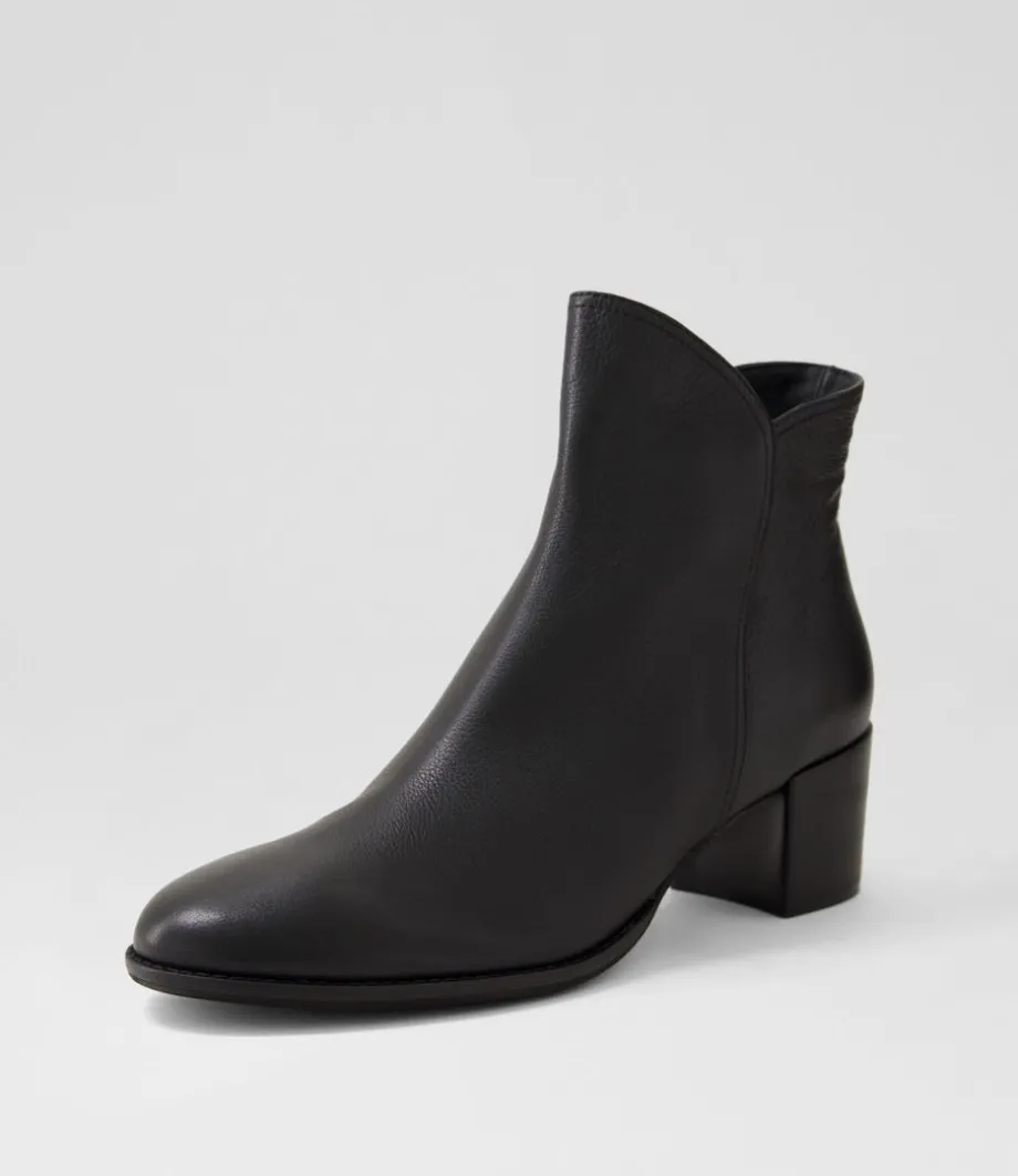 Mockas Black Leather