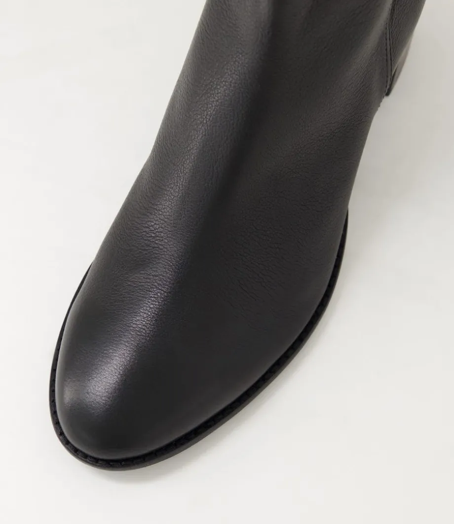 Mockas Black Leather