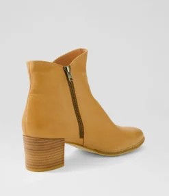 Mockas Dk Tan Leather